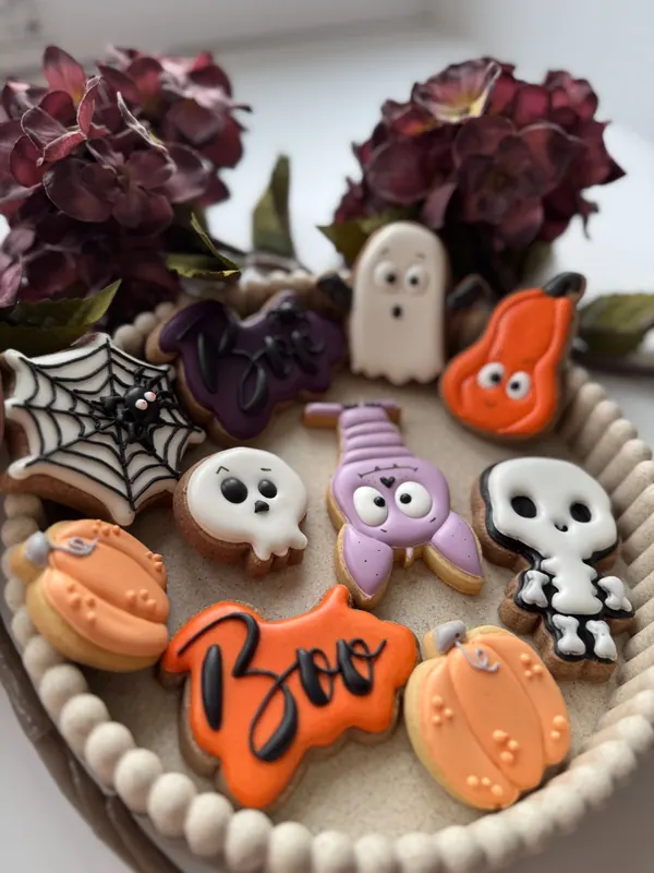 Biscuits d’Halloween personnalisés : citrouilles, fantôme et toile d’araignée