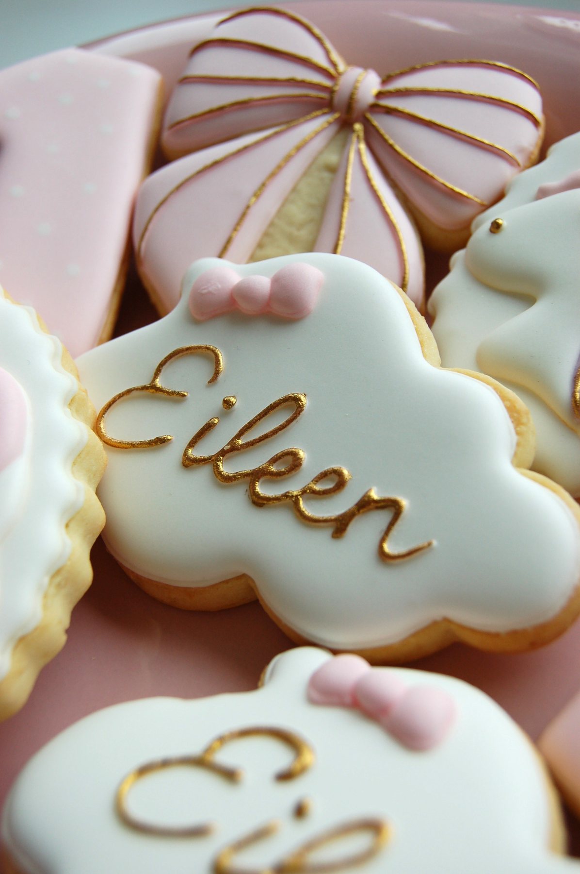 Set de biscuits rose poudré et doré au prénom Eileen